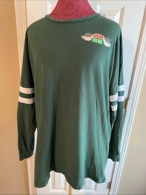 Box Lunch Central Perk Friends Long Sleeve Tee in Sage Green size Large